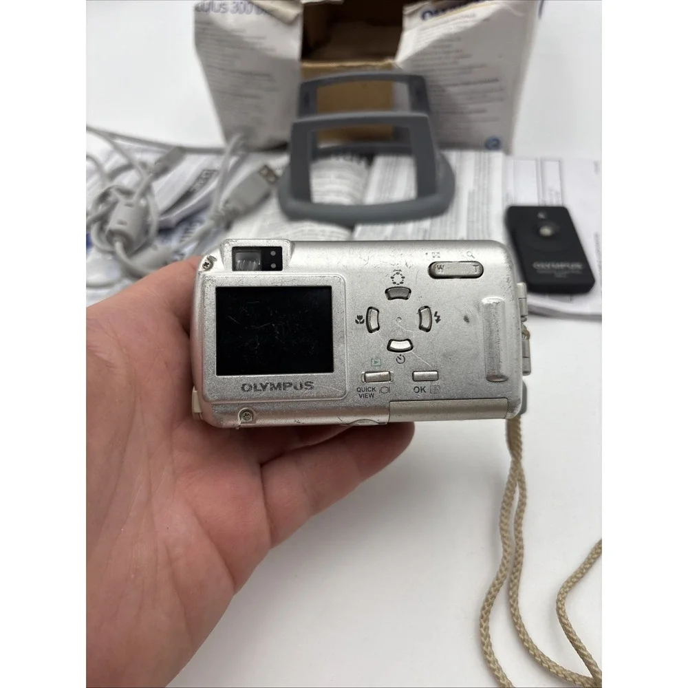 Olympus Stylus 300 Digital Camera 3.2MP Silver 3x Zoom TESTED No Battery